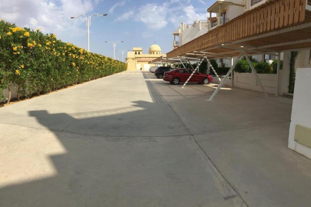 Cosy Studio On The First Floor With Lovely Terrace And Personal Garden Area, Pool View And Free Beach Access In Sharm Hills Resort Exteriör bild