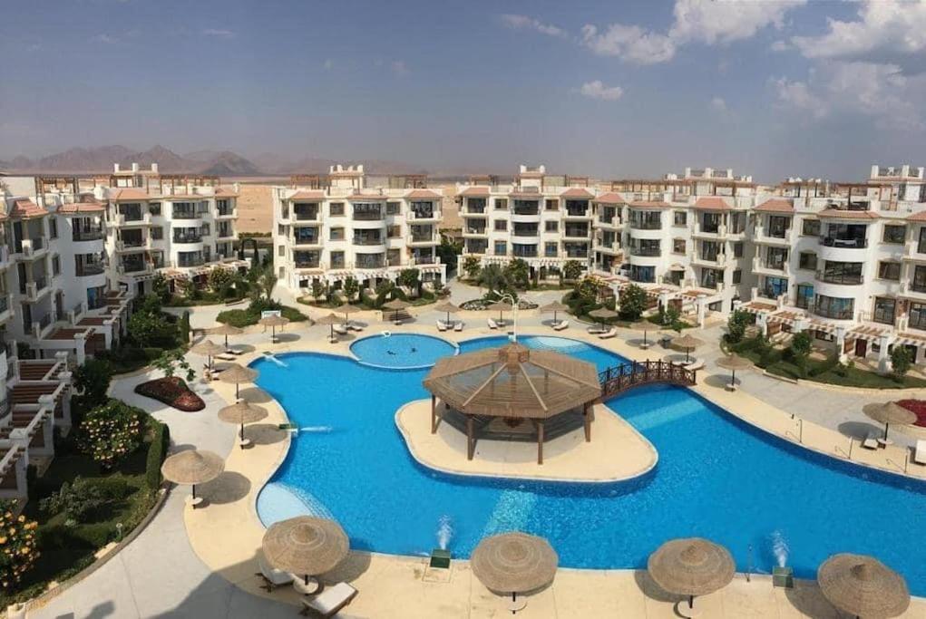 Cosy Studio On The First Floor With Lovely Terrace And Personal Garden Area, Pool View And Free Beach Access In Sharm Hills Resort Exteriör bild